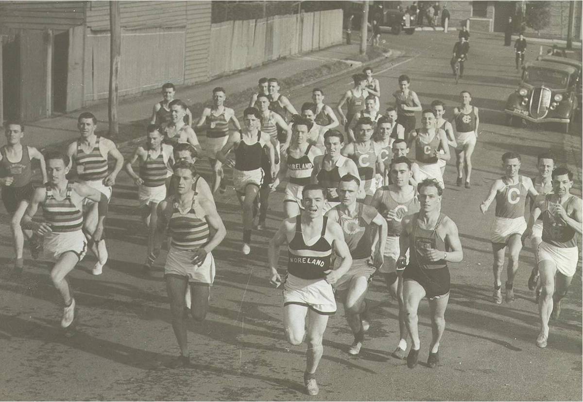 1940s VAAA Road Championship - Coburg Harriers runners
Corurg Harriers are snown on the right. Other notable club uniforms include Melbourne Harriers, Moreland Harriers, Preston-Northcote Harriers and Carlton Harriers.
